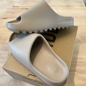 Yeezy slides ‘Pure’